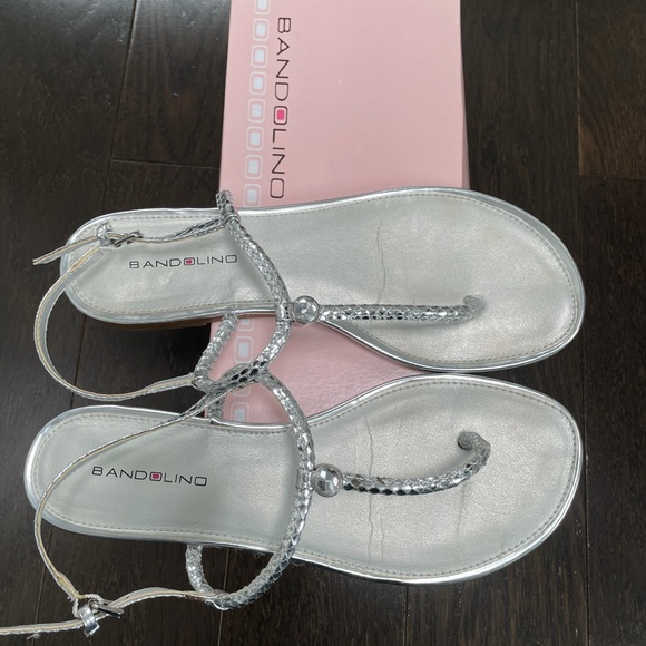 Women’s Bandolino Sandals - Picture 4 of 5